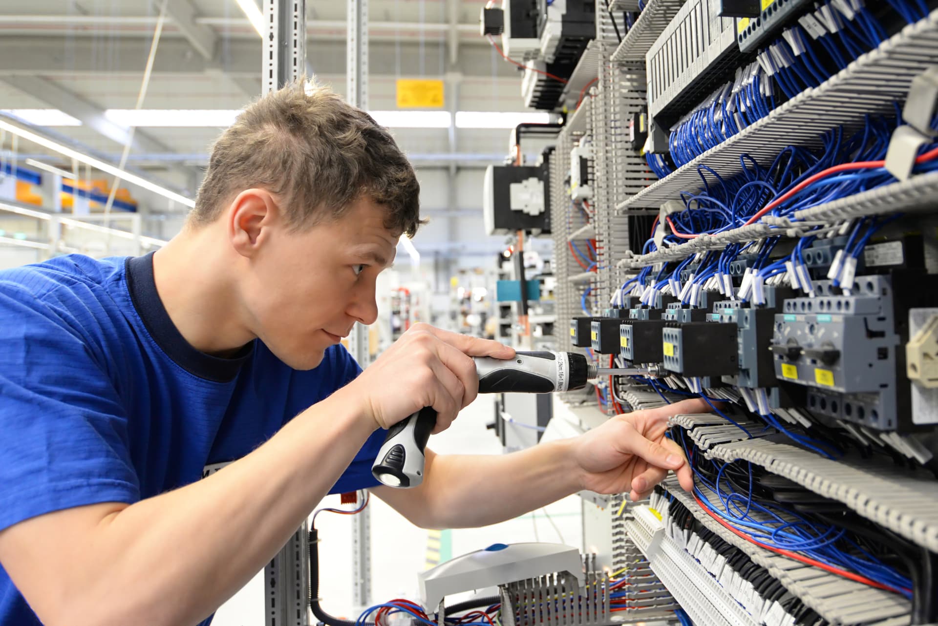 Elektrik Elektronik Teknisyeni (Tam Denklikli)