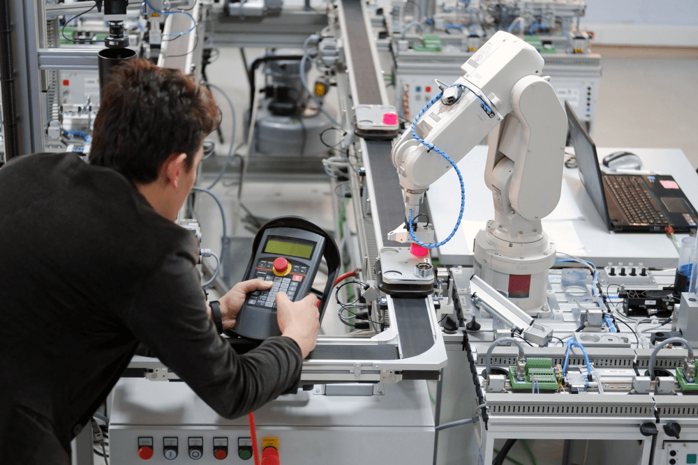 Industrial Maintenance Engineer / Robotics Maintenance Engineer
